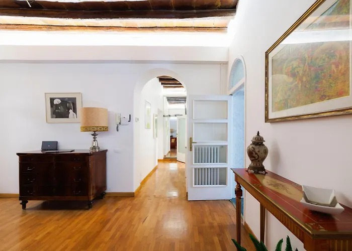 Апартаменты Gesu E Maria Balcony At Spanish Steps *