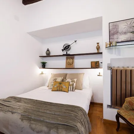 Gesu E Maria Balcony At Spanish Steps Apartmán *